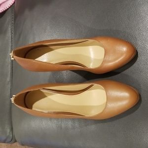 Michael kors pumps